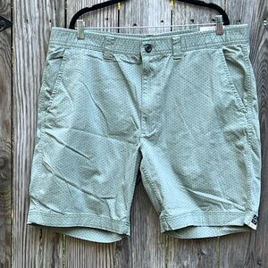 NWT St John’s Bay Light green Triangle design Flat Front Shorts size 40